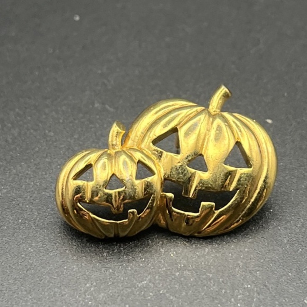 Halloween Jack O' Lanterns Pumpkins Gold Tone Lapel Hatβ Pin